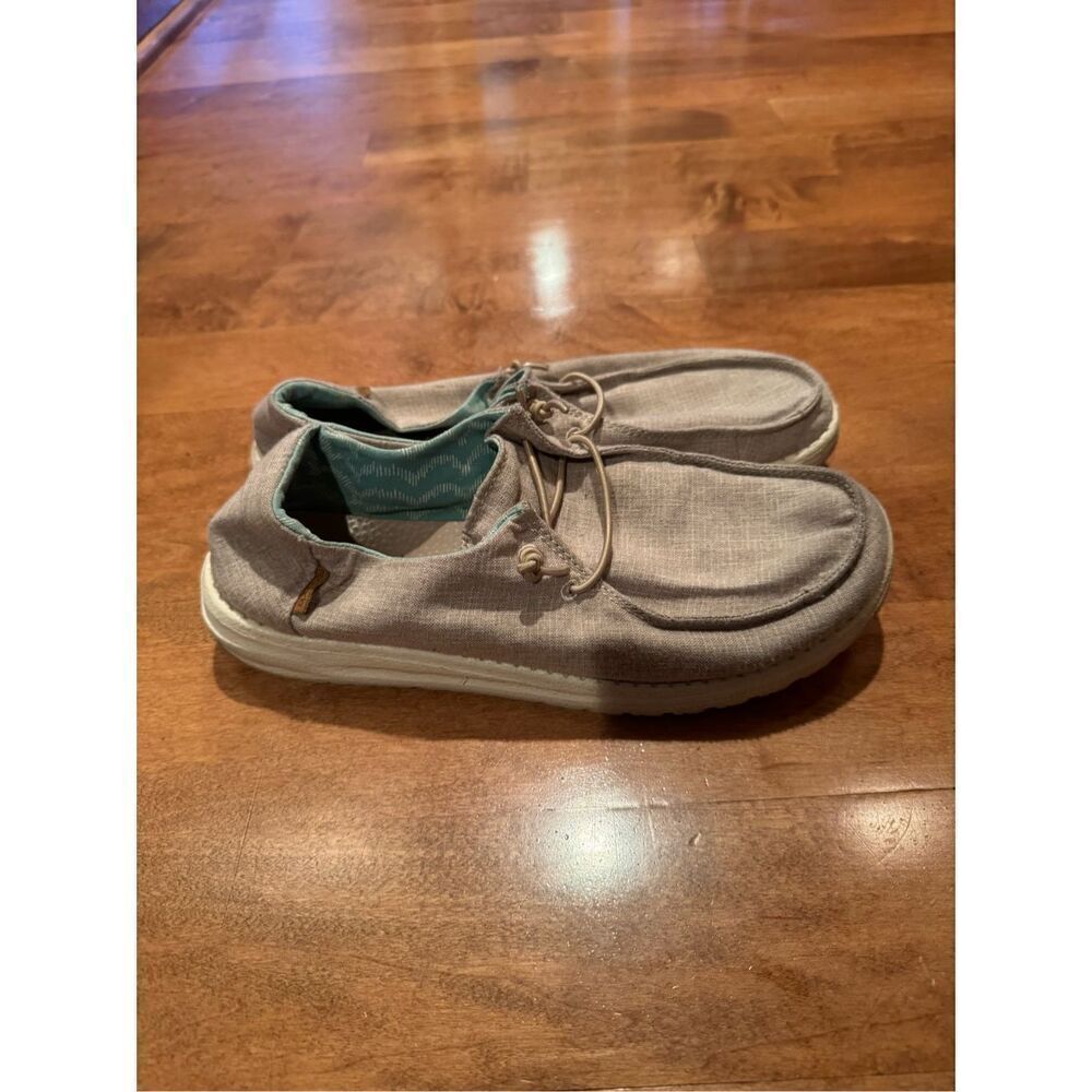 Woman’s hey dude slip on shoes size 9